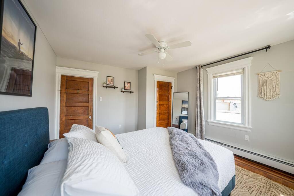 Luxury 8 Bedroom 4 Ba - Just 1 Block From The Beach! Holiday home *