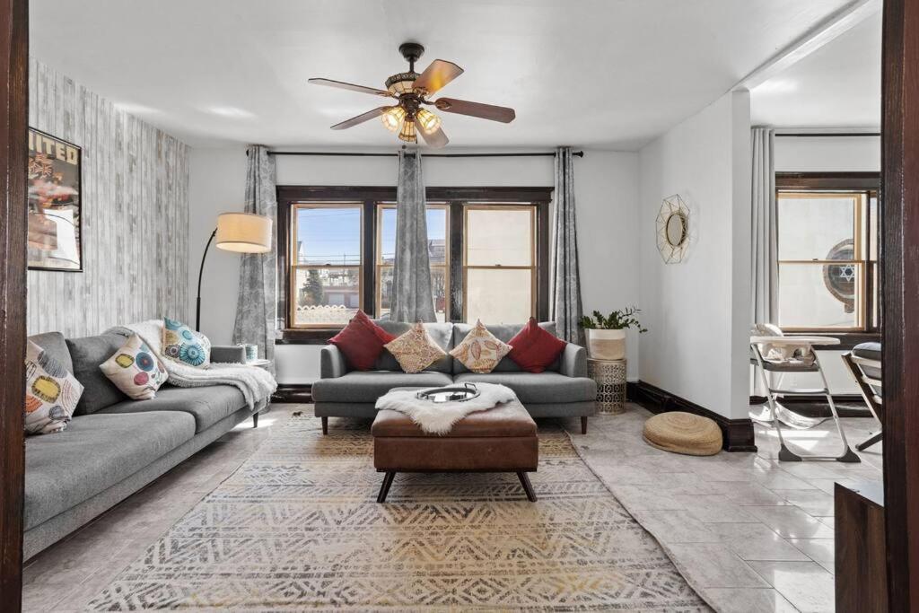 Luxury 8 Bedroom 4 Ba - Just 1 Block From The Beach! Holiday home