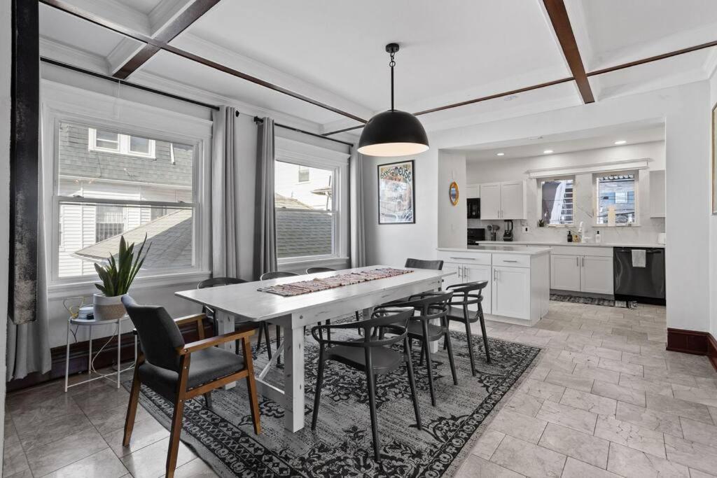Luxury 8 Bedroom 4 Ba - Just 1 Block From The Beach! Atlantic City