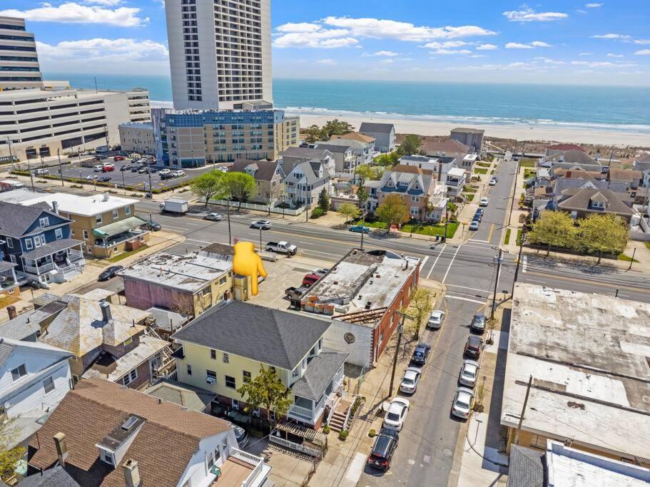 Luxury 8 Bedroom 4 Ba - Just 1 Block From The Beach! *